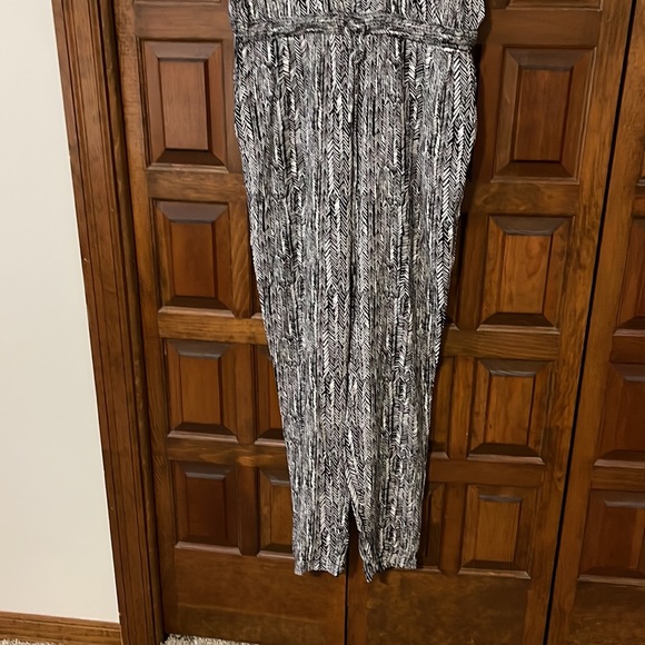 Women’s Splendid Jumpsuit. Black/ white print - medium - Picture 6 of 9